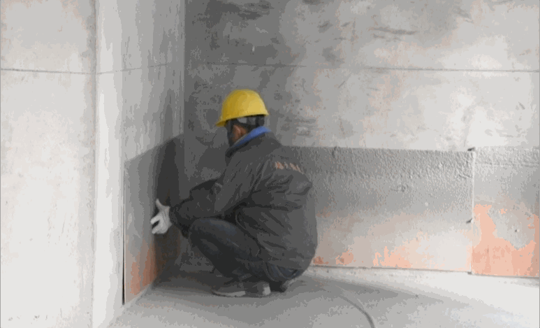 03 竖向隔离层施工.gif